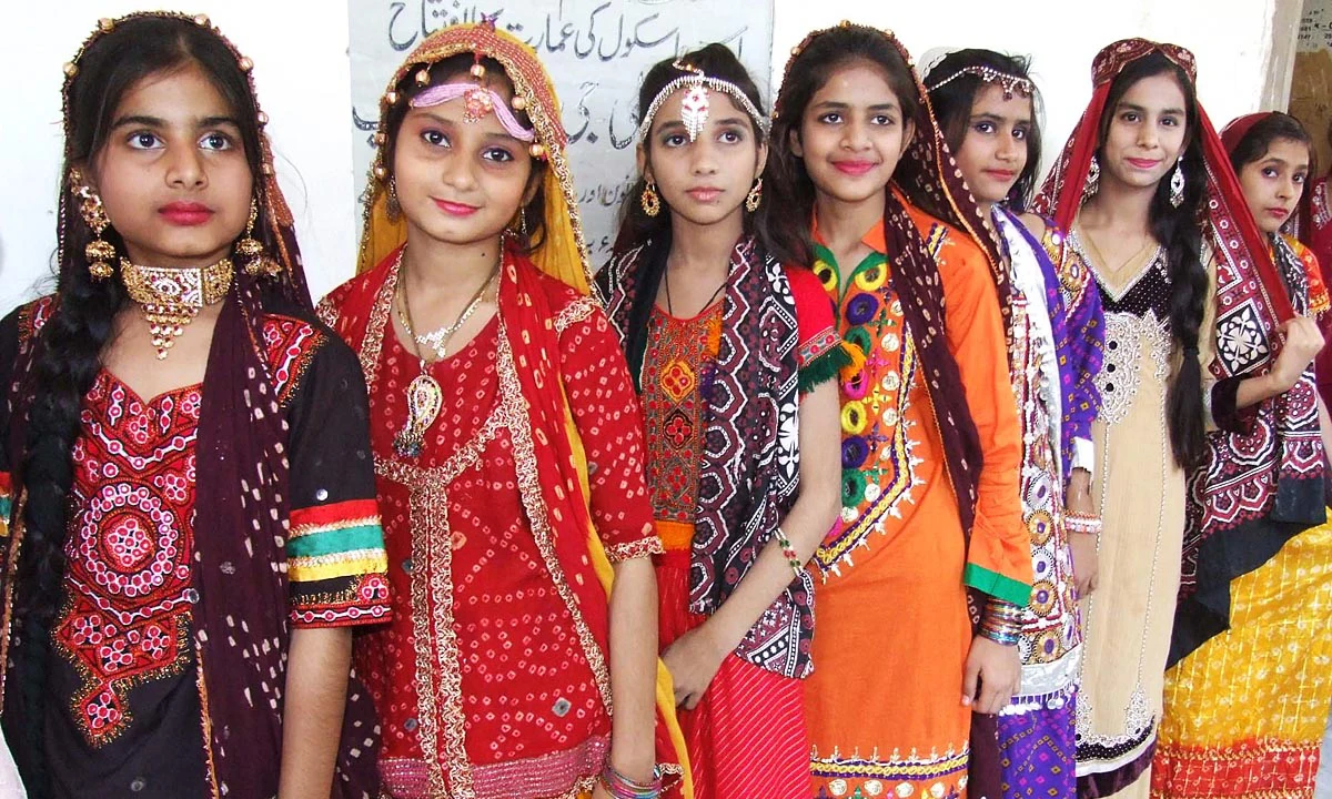 Badin's Chunri Women's Clothing