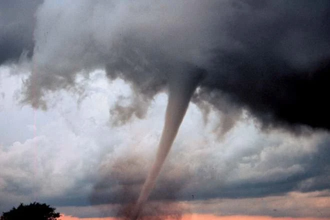 Tornado vs Cyclone