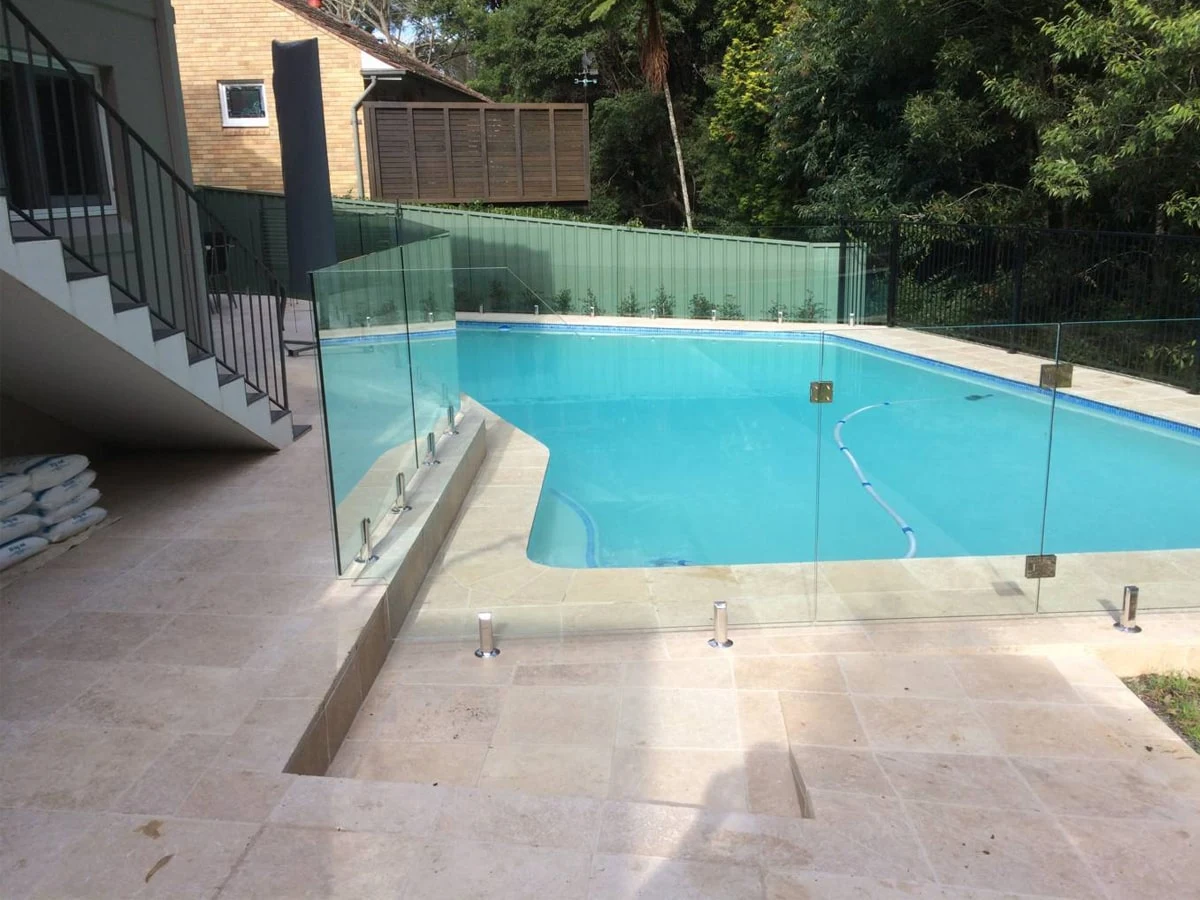 Frameless glass railing