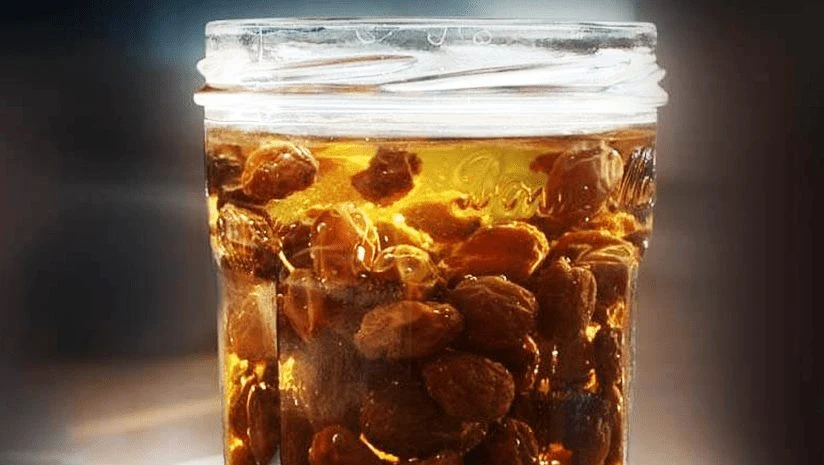 Raisin water health benefits.