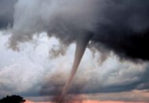 Differences between a Cyclone and a Tornado Tornado vs Cyclone