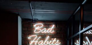 Bad Habits : Bad Habits You need to Cut Off Right Now! Bad Habits you need to break
