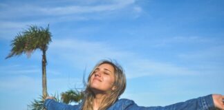 Happy: How To Be Happy In You Life How to be happy in your life