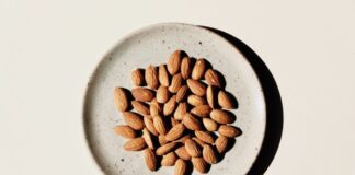 Almonds: You have been eating Almonds in the wrong way!!! you have been using almonds in wrrong way