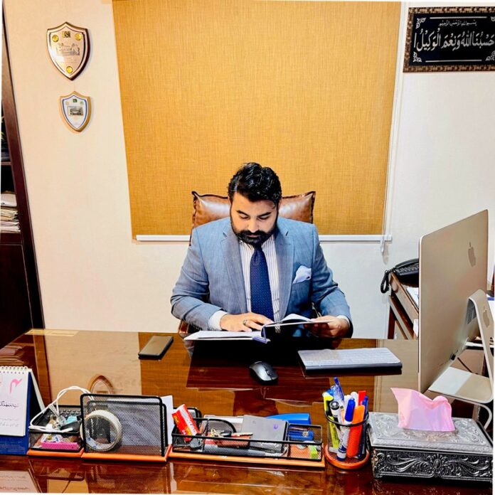 lawyer Agha Ameer Mukhtar Agha Ameer Mukhtar said Open the roads,