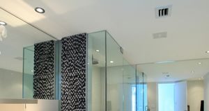 Mirror & Glass Difference shower and glass