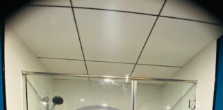 Cubical shower glass partition