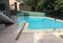 Frameless glass railing